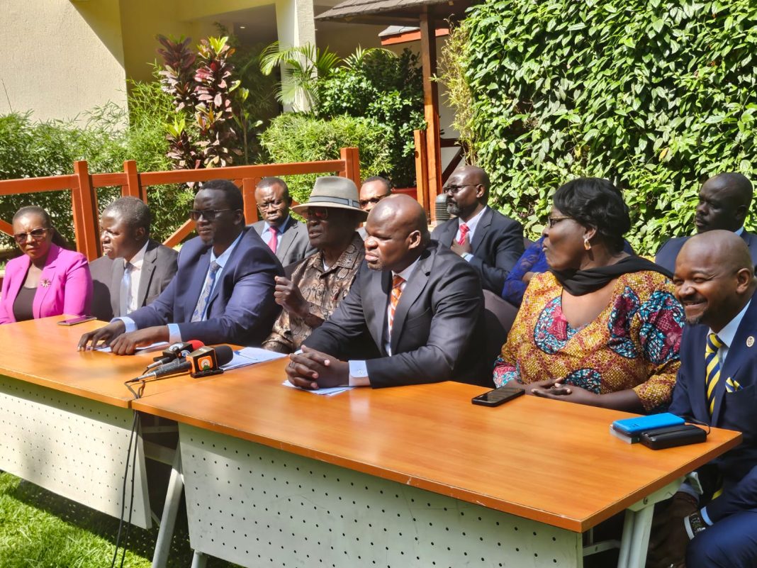 Amorphous caucus cobbled in a fight with Orengo over broad based government Amorphous caucus cobbled in a fight with Orengo over broad based government