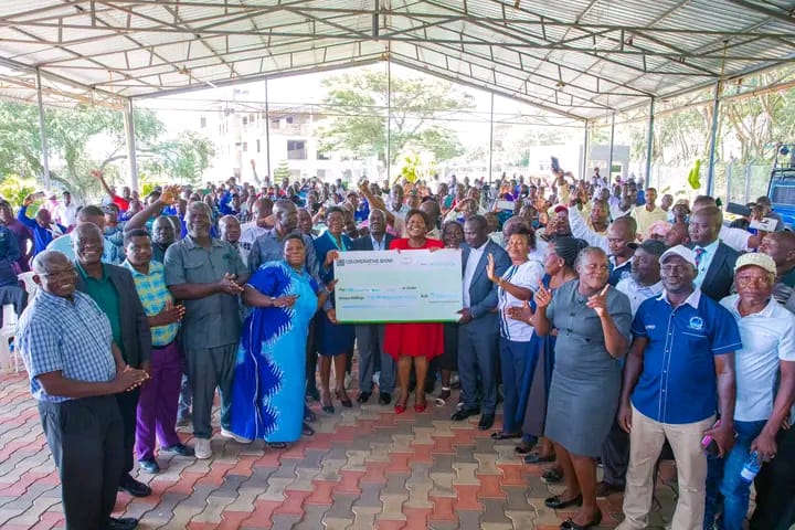 President Ruto honors his sh 5M promise to Homa Bay Fishermen’s SACCO President Ruto honors his sh 5M promise to Homa Bay Fishermen’s SACCO