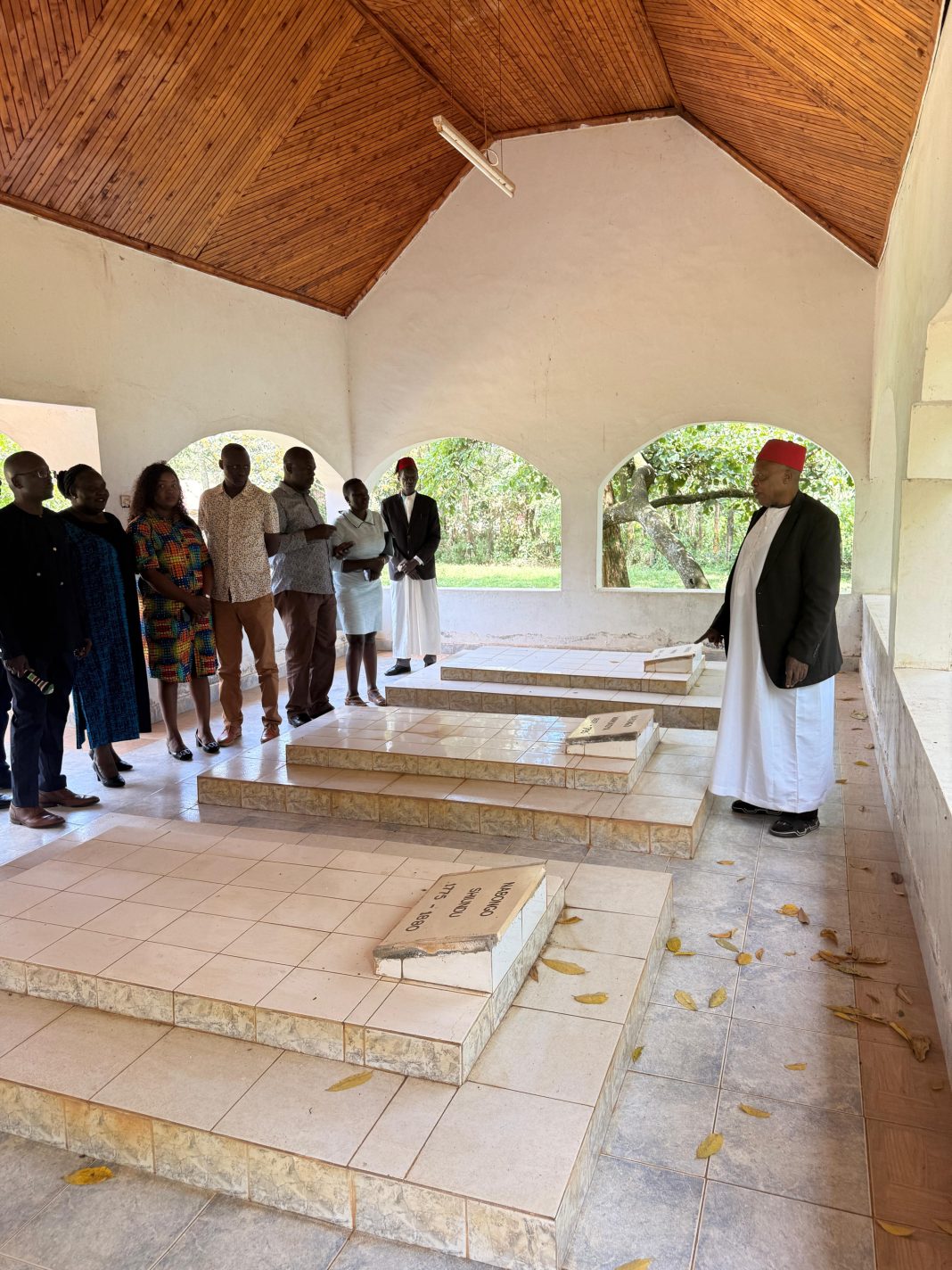 Jaoko Oburu visits King Nabongo of Mumia Shrine, meets King Peter in search of leadership mantle Jaoko Oburu visits King Nabongo of Mumia Shrine, meets King Peter in search of leadership mantle